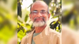 রেলের টিকিট কালোবাজারি বন্ধে এক মাসের দায়িত্ব চান সাবেক আমলা মিলন