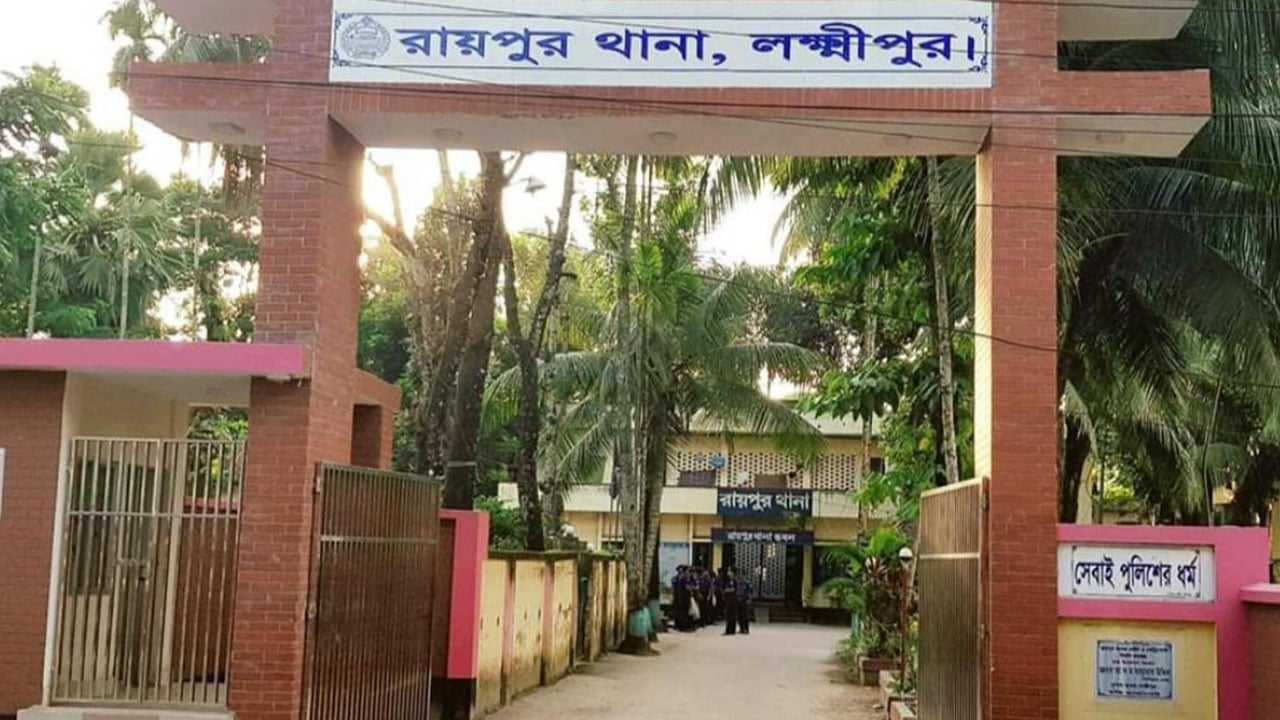 লক্ষ্মীপুরে একই পরিবারের ৩ জনকে গলাকেটে হত্যা 