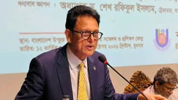 ‘ট্রান্সজেন্ডার’ নয়, ‘তৃতীয় লিঙ্গ’ বলতে চেয়েছি: শিক্ষামন্ত্রী