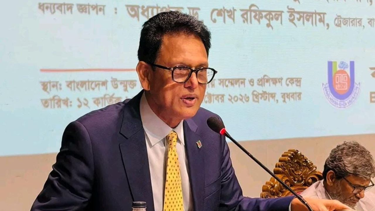 ‘ট্রান্সজেন্ডার’ নয়, ‘তৃতীয় লিঙ্গ’ বলতে চেয়েছি: শিক্ষামন্ত্রী