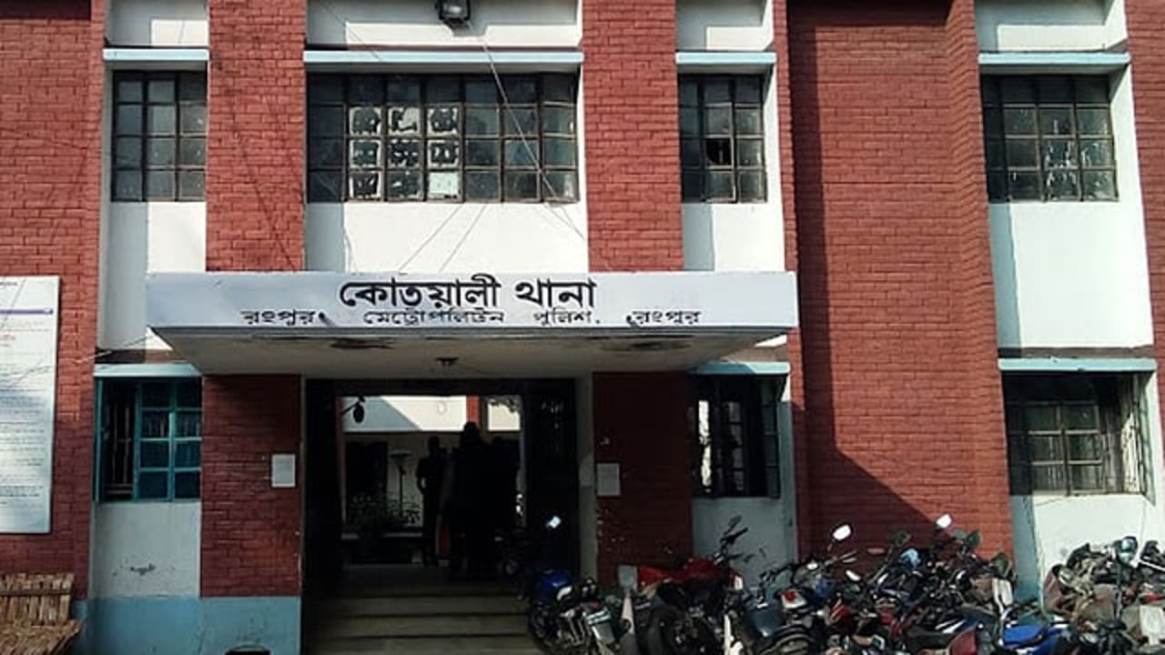 নিজ বাসা থেকে স্বামী-স্ত্রী ও ২ সন্তানের লাশ উদ্ধার