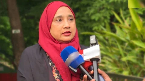 সংসদ সদস্য মিষ্টিকে পদত্যাগের নির্দেশ প্রধানমন্ত্রীর