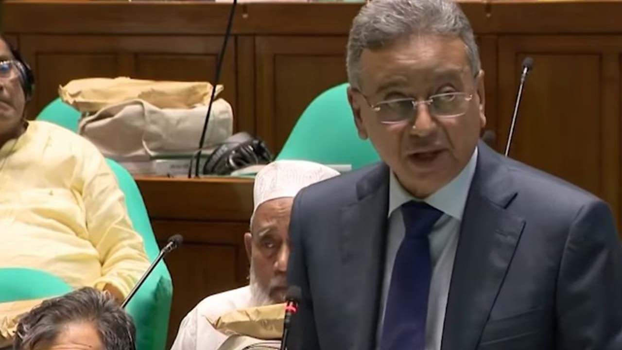 বাজেট ঘাটতি ২ লাখ ৪৩ হাজার কোটি টাকা