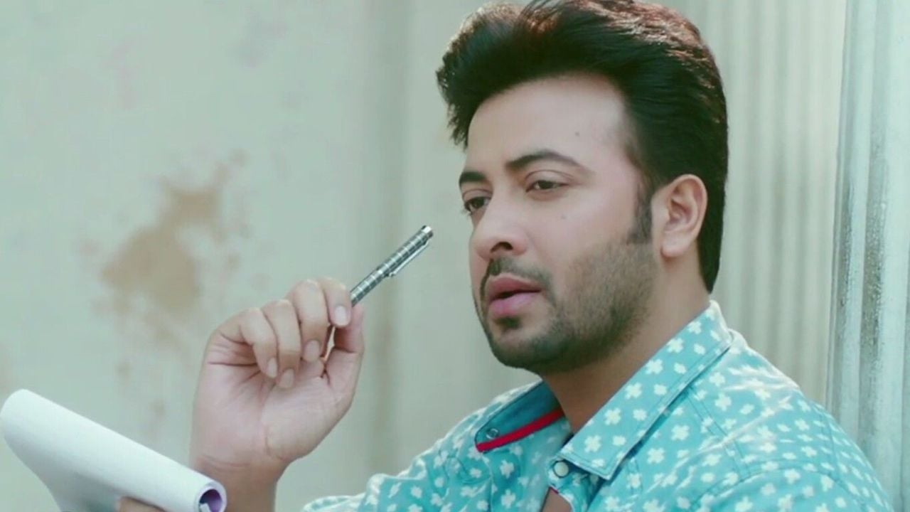 ইংরেজি মাধ্যমের এক তরুণীর প্রেমে পড়েন শাকিব খান