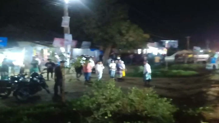 ফুটবল খেলায় গোল করা নিয়ে সংঘর্ষ, আহত ১৫