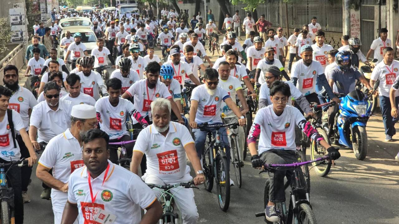 ঢাকার ৪১৬ বছর পূর্তিতে বর্ণাঢ্য ‘ঢাকা হেরিটেজ সাইকেল র্যালি’
