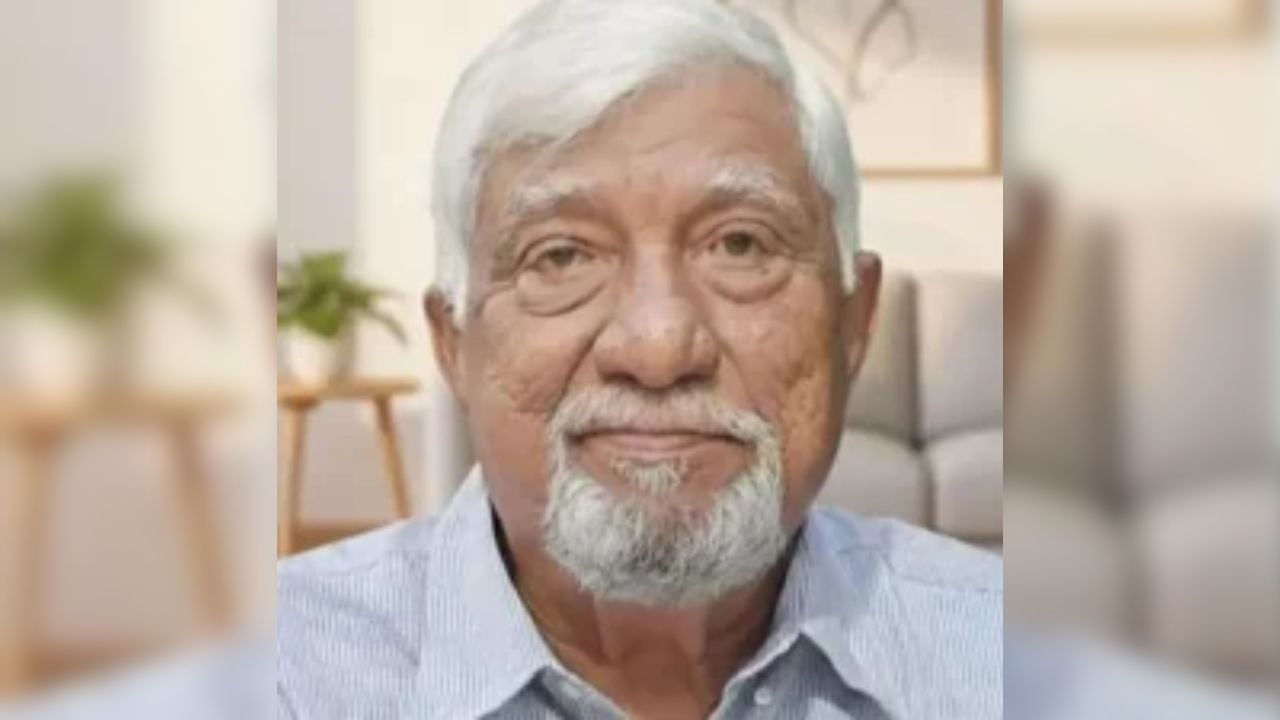 এমপির গলায় রামদা ধরে সম্পত্তি লিখে নেওয়ার অভিযোগ