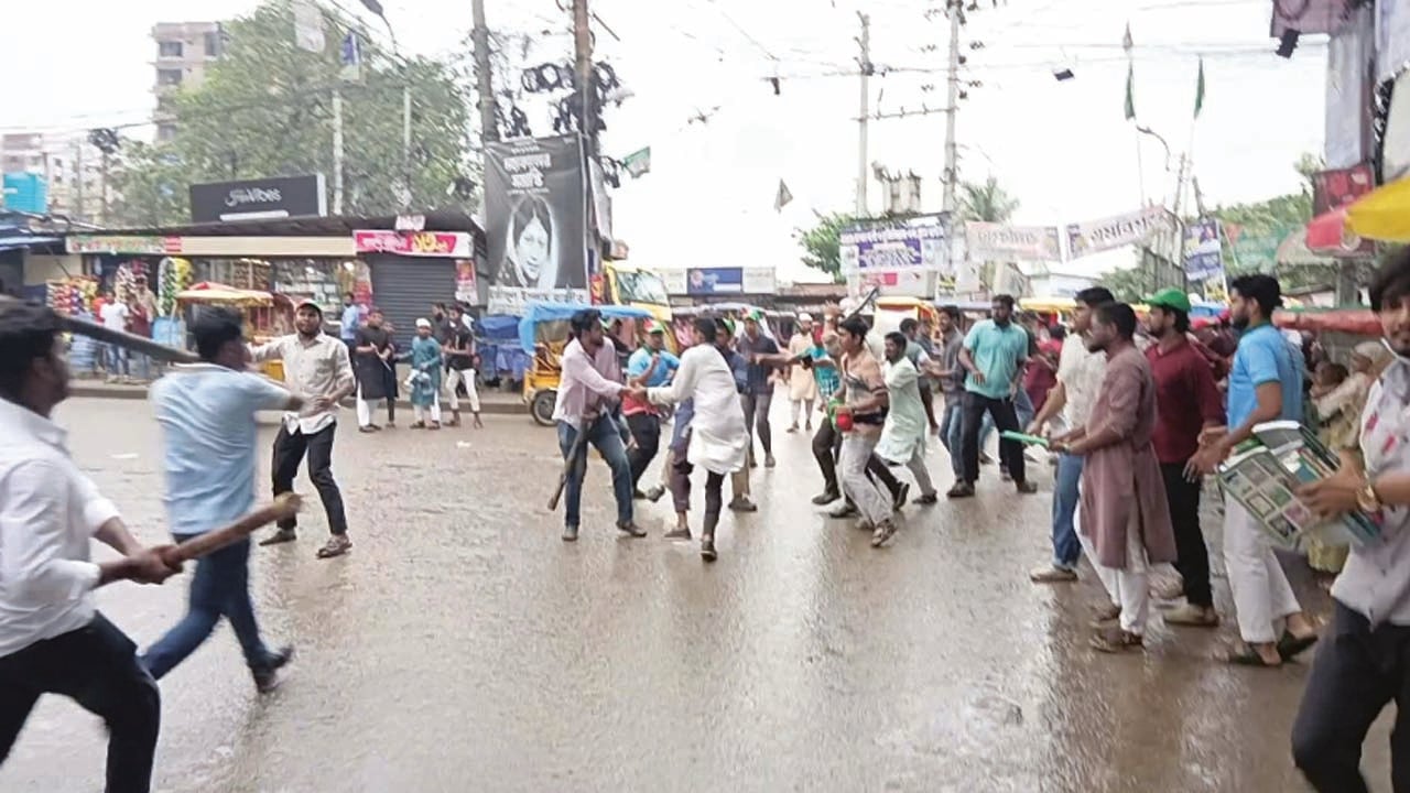 তোলারাম কলেজে শিবির-ছাত্রদলের সংঘর্ষ, আহত ২০