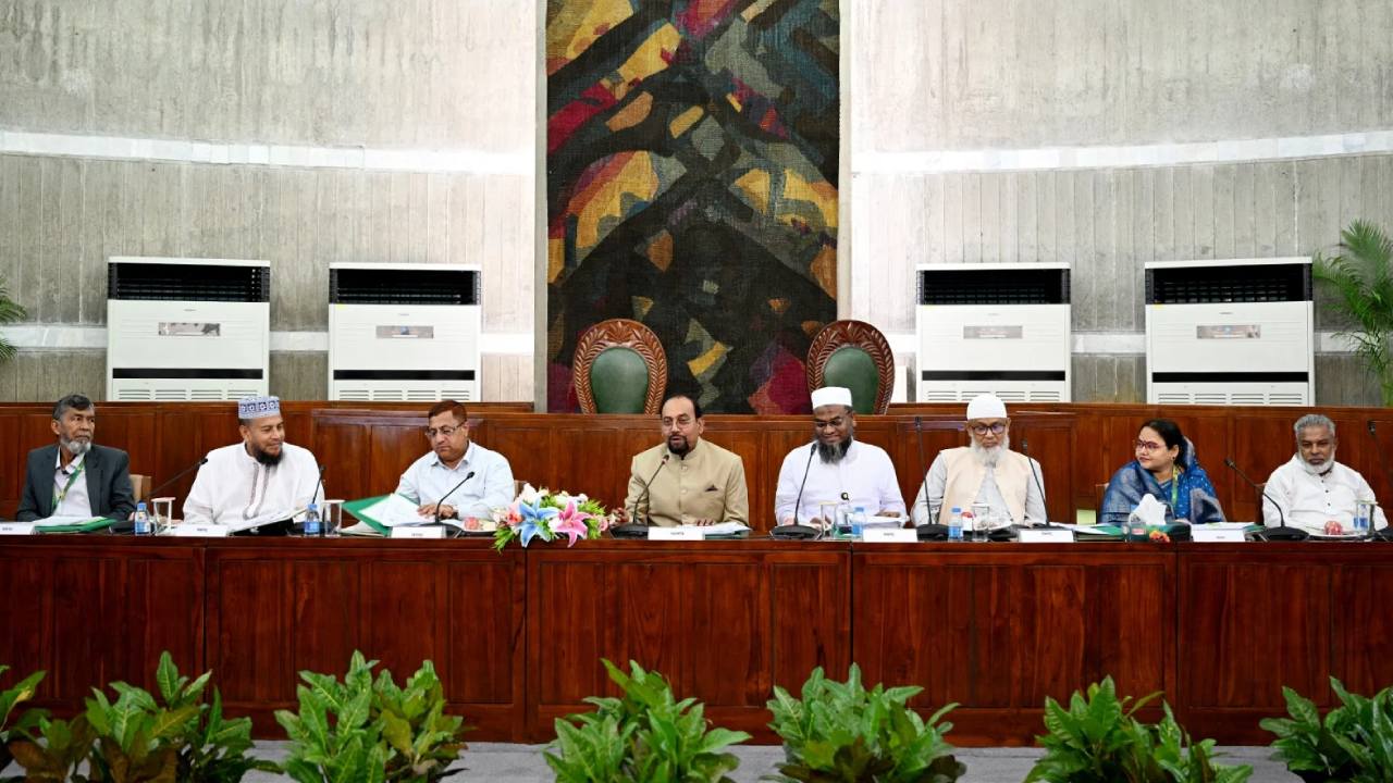 মসজিদের রুফটপে সৌরবিদ্যুৎ প্রকল্প গ্রহণের সুপারিশ সংসদীয় কমিটির 