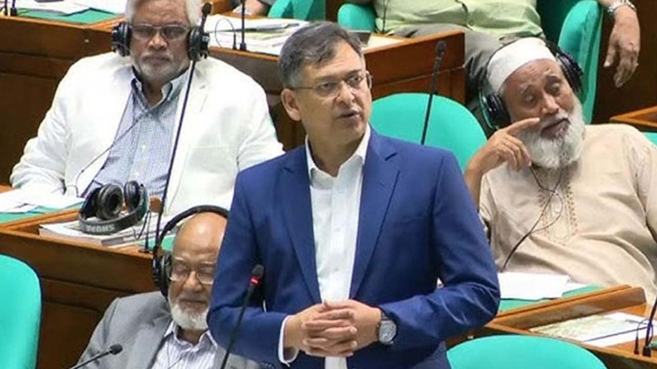 শেখ হাসিনা ফিরলে গ্রেপ্তার করে রায় কার্যকর করা হবে: স্বরাষ্ট্রমন্ত্রী