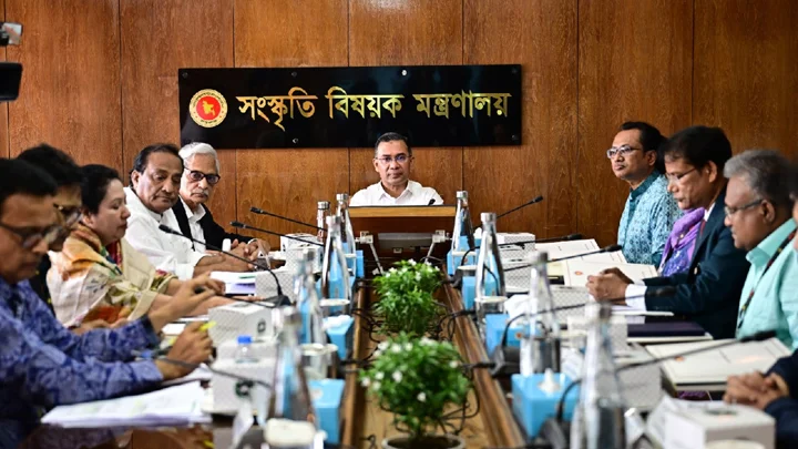 তরুণদের বই পড়ার অভ্যাস গড়তে প্রধানমন্ত্রীর নির্দেশ