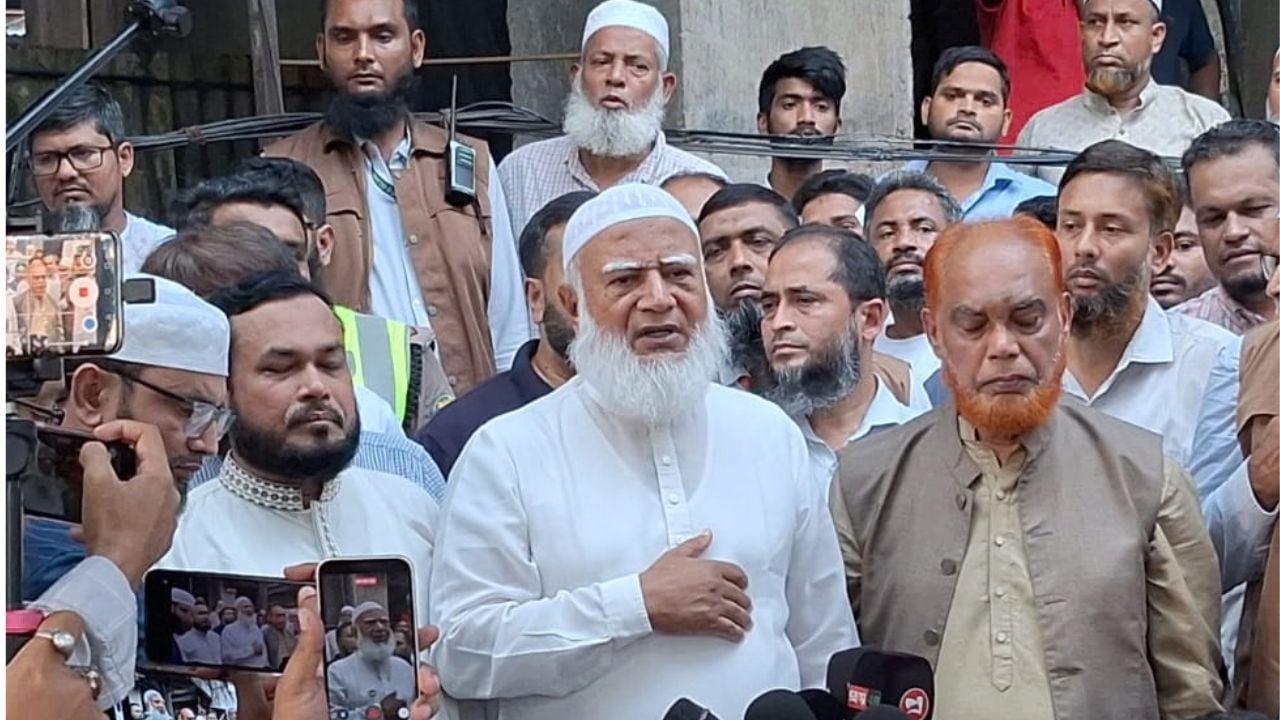 ফুটপাতের ব্যবসায়ীদের উপযুক্ত জায়গার ব্যবস্থা করে দেওয়া হোক: জামায়াত আমীর 