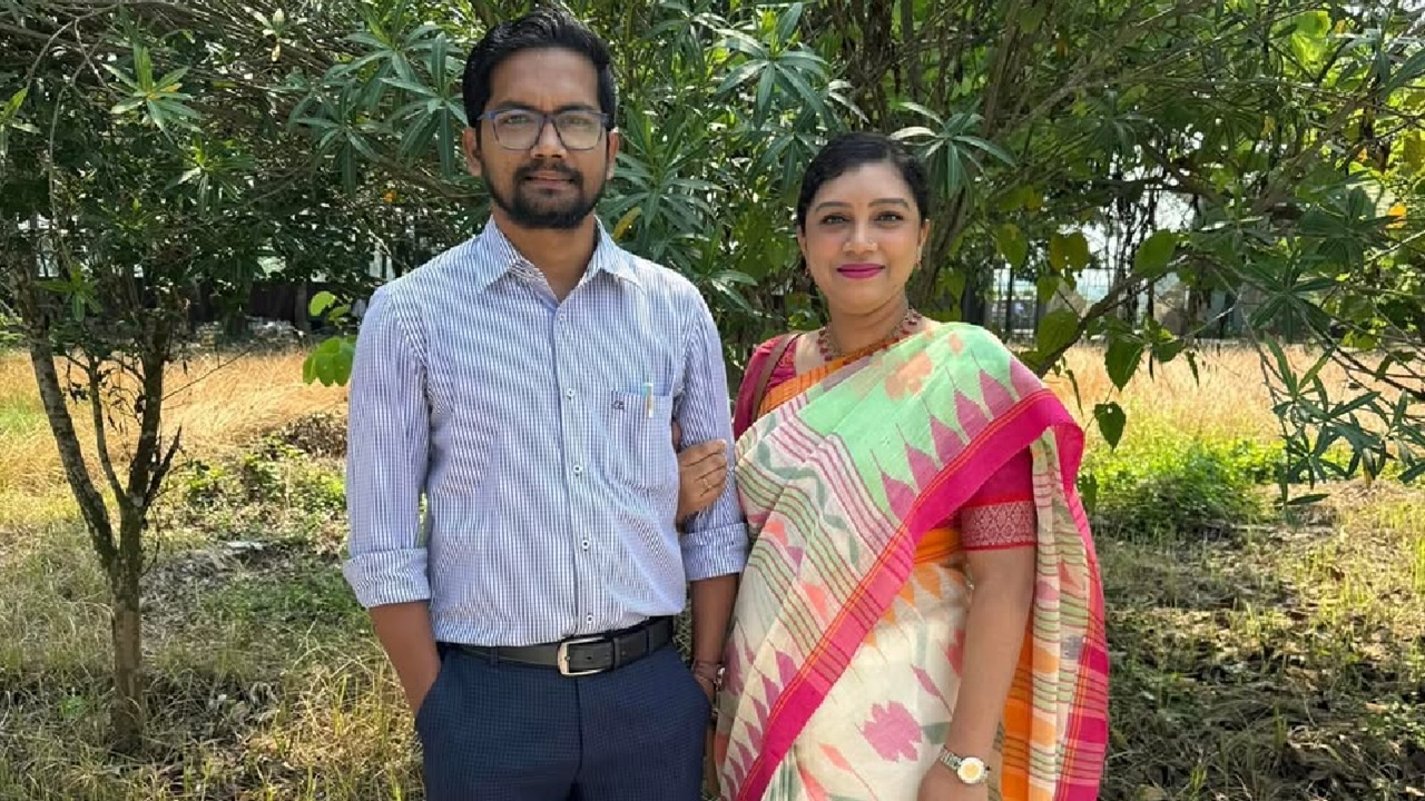 সহকারী অধ্যাপক মো. ইফতেখার পারভেজ পুইয়ান ও তার স্ত্রী প্রভাষক মীম্মা তাবাসসুম