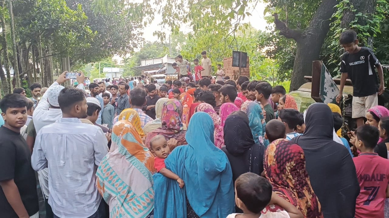 ট্রাকচাপায় এনজিও কর্মী নিহত