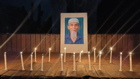মুক্তিযোদ্ধা মানিক পশারীর স্মরণে জাবিতে মোমবাতি প্রজ্বলন