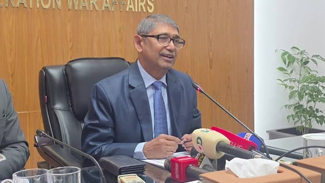 দল-মতের ঊর্ধ্বে উঠে মুক্তিযোদ্ধাদের তালিকা করা হবে: আযম খান