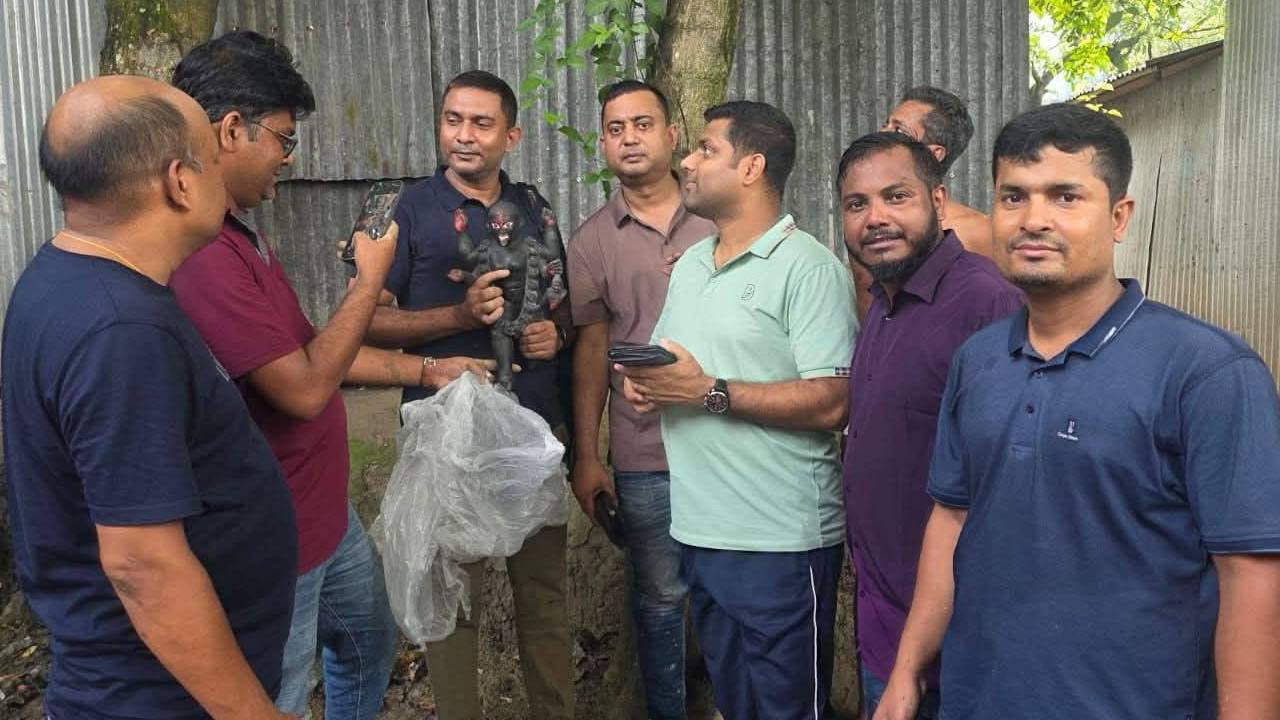 মাটির নিচে মিললো মন্দিরের চুরি হওয়া কালীমূর্তি, গ্রেপ্তার ৪