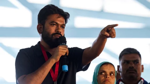 গ্রেপ্তার ঝুঁকি মাথায় নিয়ে ‘তেরঙ্গা’ মিছিলের ডাক অভিজিতের