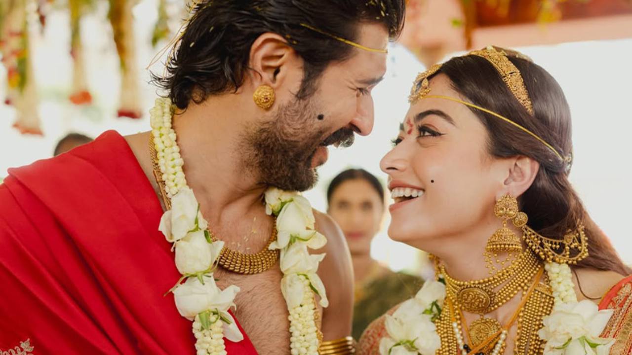 বিয়ের অনুষ্ঠানে বিজয় দেবেরাকোন্ডা ও রাশমিকা
