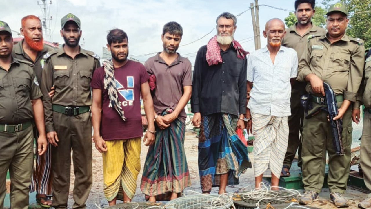 সুন্দরবনে হরিণ শিকারের ফাঁদসহ আটক ৪