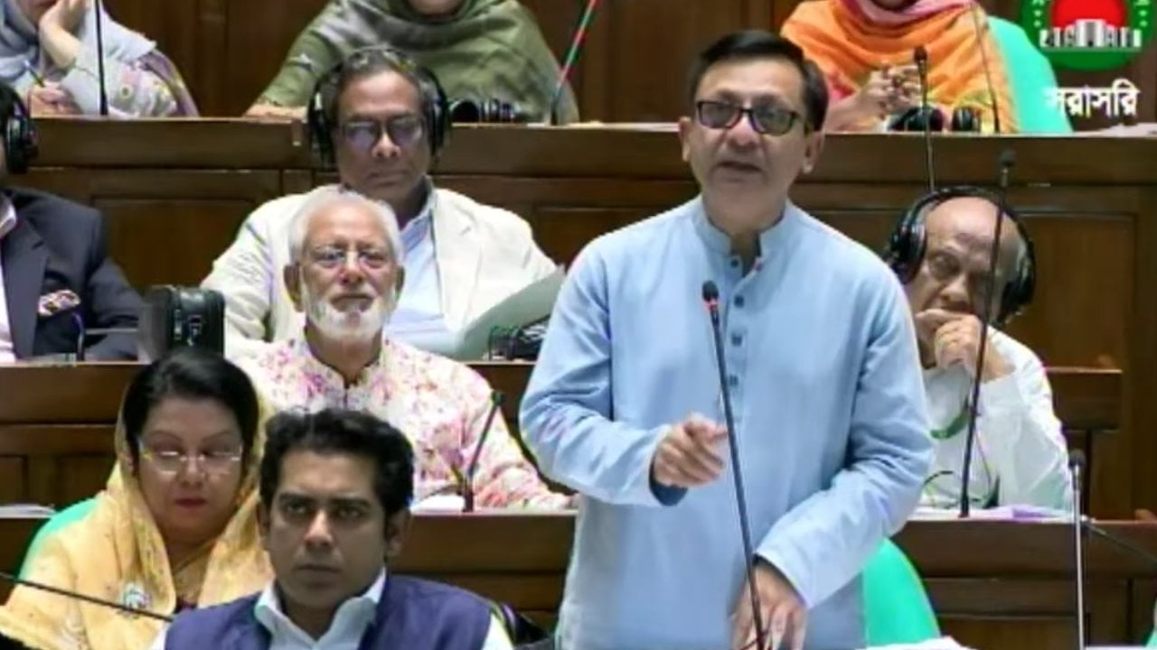 পাঁচ বছরে বাণিজ্য ঘাটতি বেড়েছে ৮ বিলিয়ন ডলার: সংসদে মন্ত্রী