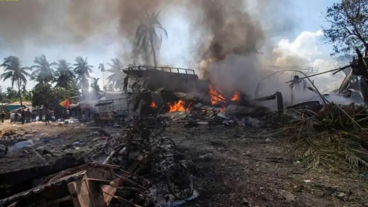 রাখাইনে আশ্রয়শিবিরে মিয়ানমারের জান্তা বাহিনীর বিমান হামলা, নিহত ৮