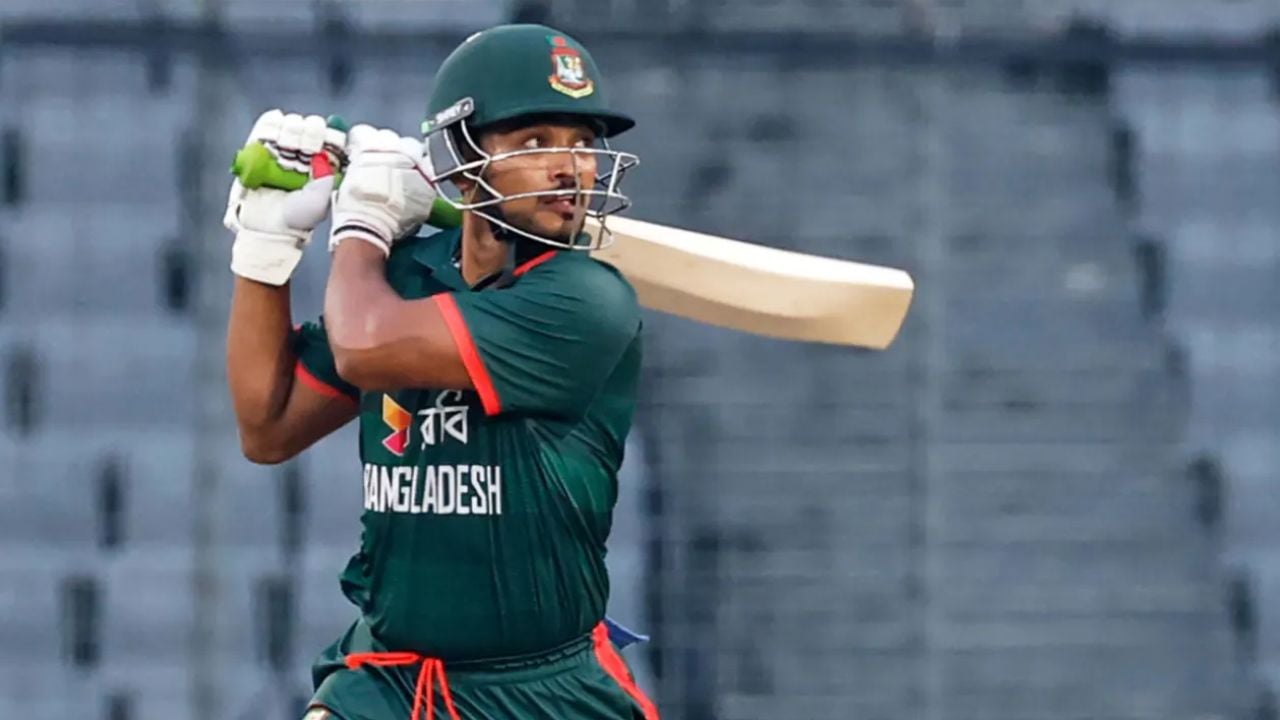 অস্ট্রেলিয়াকে হোয়াইটওয়াশের লক্ষ্যে টস জিতে ব্যাটিংয়ে বাংলাদেশ