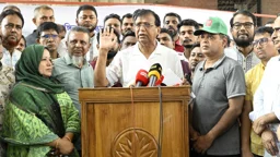 ফুটপাতে অবৈধ দোকান বসালেই মালামাল ক্রোক: ডিএসসিসি প্রশাসক
