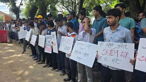 চুয়েটে আজও ক্লাস-পরীক্ষা বন্ধ, প্রধানমন্ত্রীর উদ্দেশ্যে খোলা চিঠি