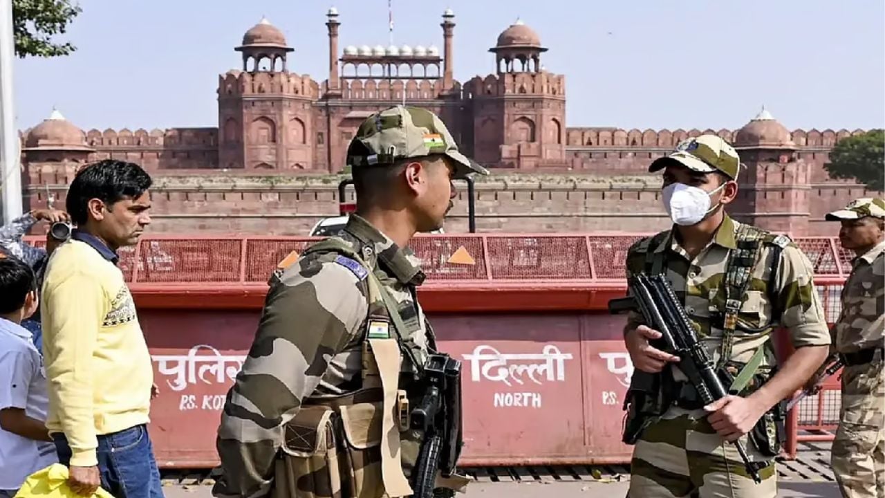 স্বাধীনতা দিবসের আগে দিল্লিতে বোমা আতঙ্ক