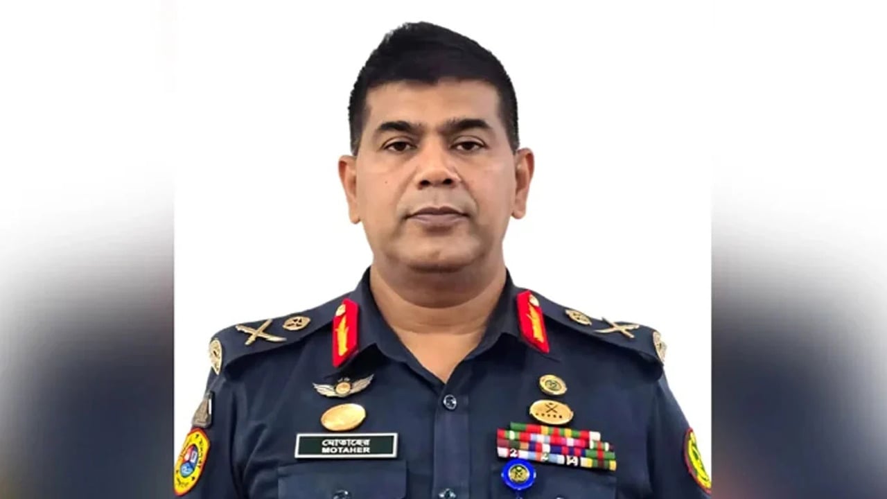 সশস্ত্র বাহিনীতে ফিরলেন কারা মহাপরিদর্শক