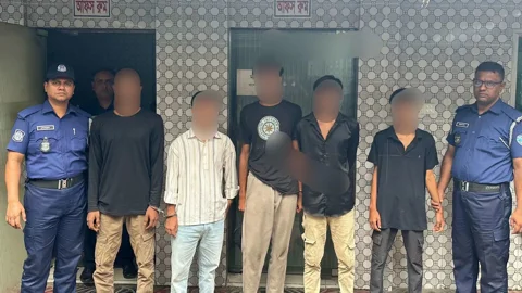 কুমিল্লায় কিশোর গ্যাংয়ের ৫ ‘মূল হোতা’ গ্রেপ্তার