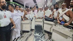 ৪৭ নেতাকে ওমরাহ পালন করতে পাঠালেন এমপি বাবর