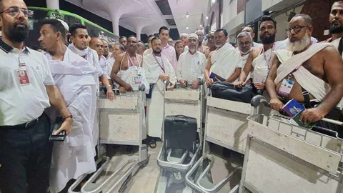 ৪৭ নেতাকে ওমরাহ পালন করতে পাঠালেন এমপি বাবর