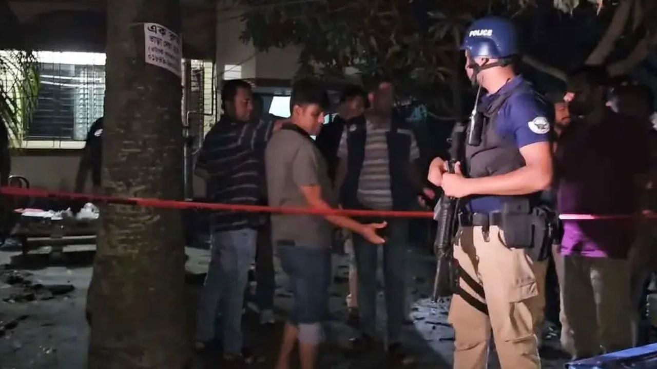 সাভারে ৫ হাতবোমা উদ্ধার, একটি ভবন ঘিরে রেখেছে সিটিটিসি