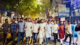 আ.লীগের নাশকতার প্রতিবাদে কবি নজরুল কলেজ ছাত্রদলের বিক্ষোভ