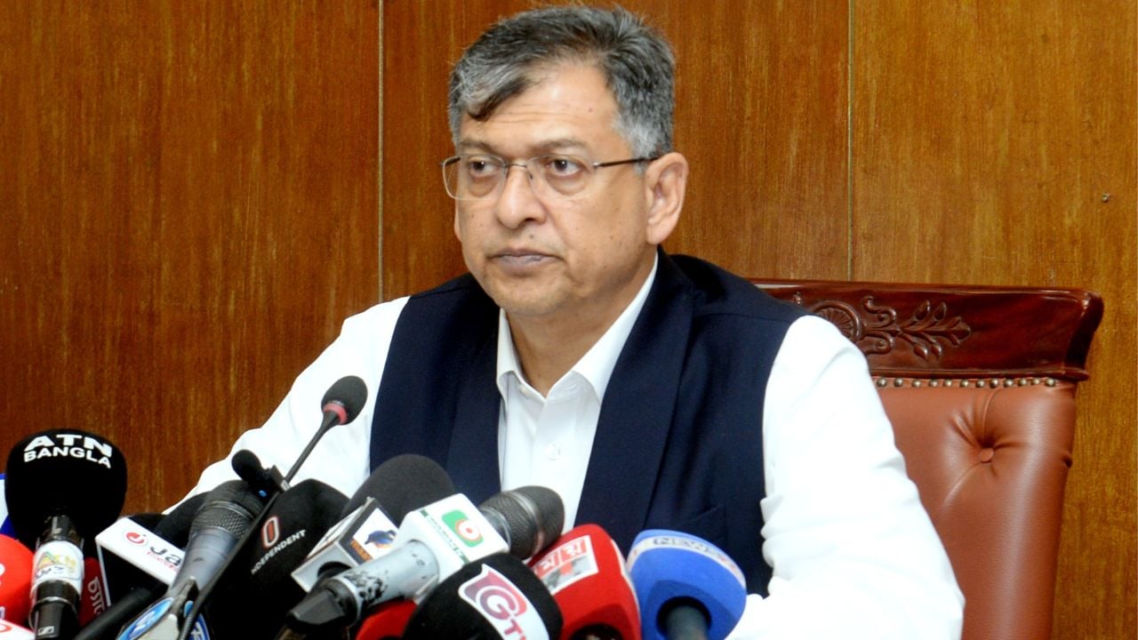সাবেক রাষ্ট্রপতিকে গ্রেপ্তারের আইনি ভিত্তি খুঁজে পায়নি সরকার: স্বরাষ্ট্রমন্ত্রী