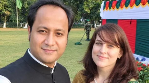 সাবেক শিক্ষামন্ত্রী নওফেলের স্ত্রীর দেশত্যাগে নিষেধাজ্ঞা
