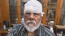 রাস্তায় মারধরের শিকার সাবেক সচিব, করলেন মামলা