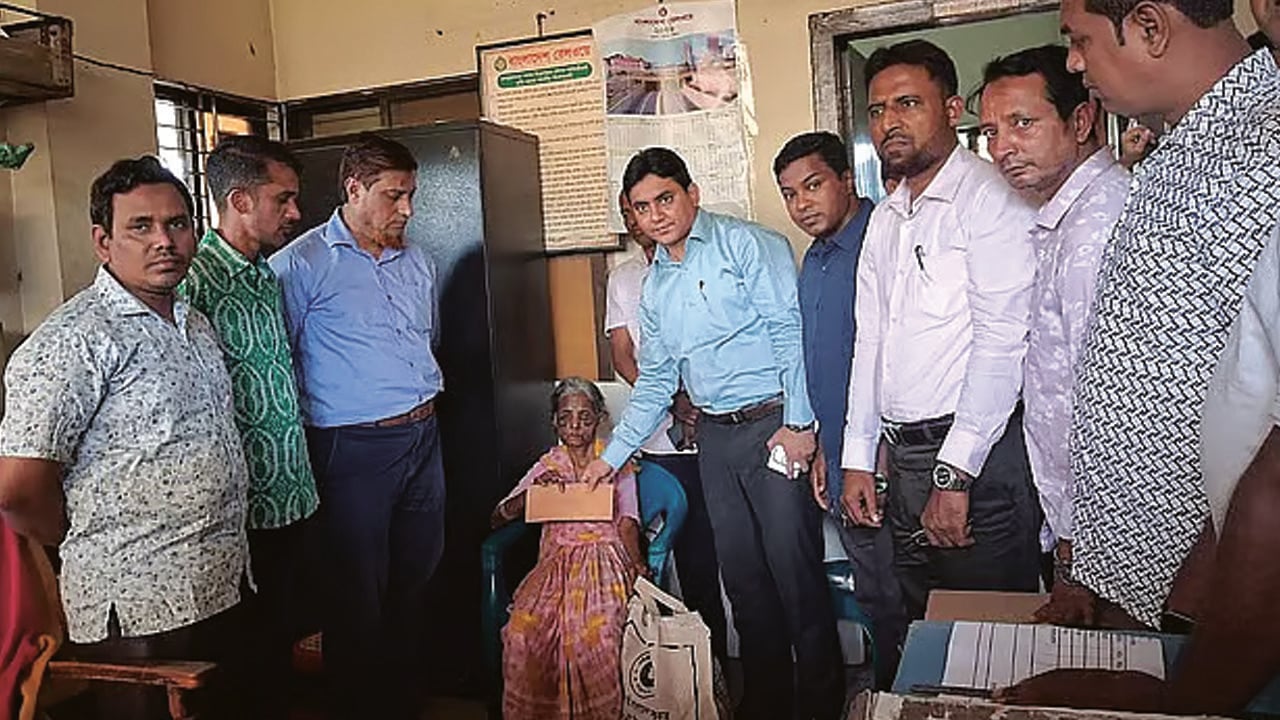 দুর্বৃত্তের হামলায় আহত বৃদ্ধ পরিচ্ছন্নতাকর্মীর মৃত্যু