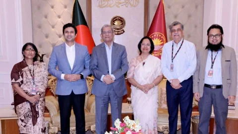 সাশ্রয়ী অভিবাসন ব্যবস্থা গড়তে কার্যকর ব্যবস্থা নেওয়ার আহ্বান রাষ্ট্রপতির