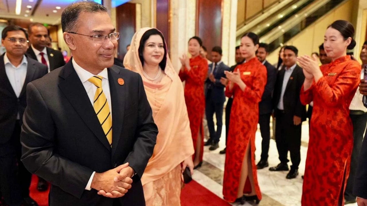 বেইজিংয়ের পথে প্রধানমন্ত্রী