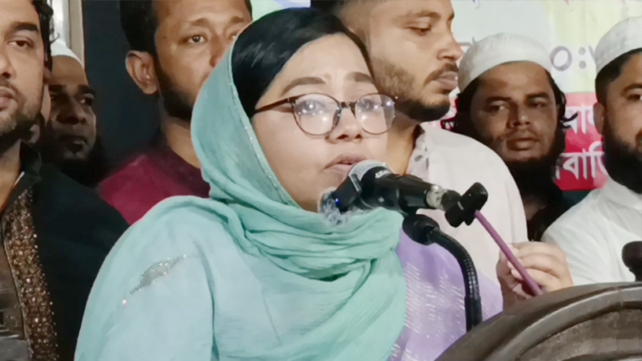 ছাত্রদলে ‘সন্ত্রাসীদের’ স্থান দেওয়া হয়েছে: মাহমুদা মিতু