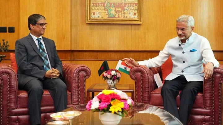 দিল্লিতে ভারতের পররাষ্ট্রমন্ত্রীর সঙ্গে বাংলাদেশের হাইকমিশনারের বৈঠক