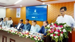 তুলা উৎপাদন বাড়াতে অনাবাদি ও কম ফসলি জমি ব্যবহার আহ্বান কৃষিমন্ত্রীর
