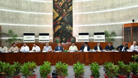 বাংলাদেশ মেডিকেল বিশ্ববিদ্যালয়ে কেনাকাটায় অনিয়ম তদন্তে সংসদীয় কমিটি গঠন