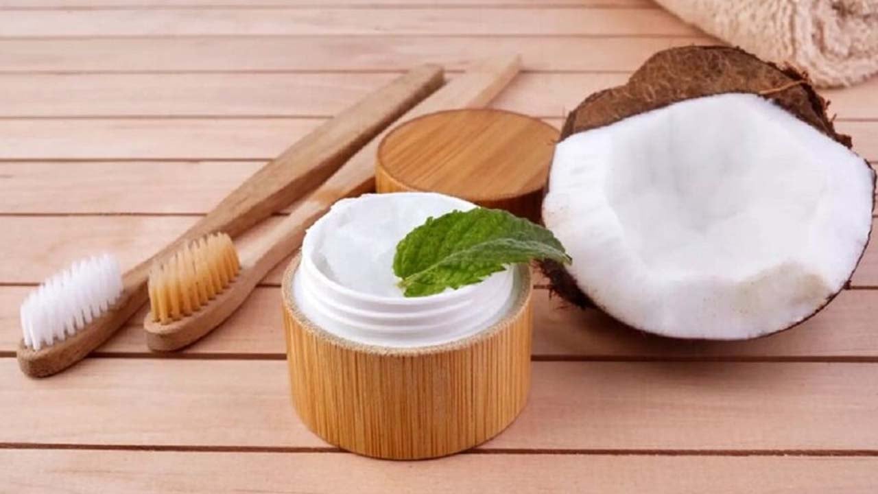 ঘরে বসেই তৈরি করুন টুথপেস্ট