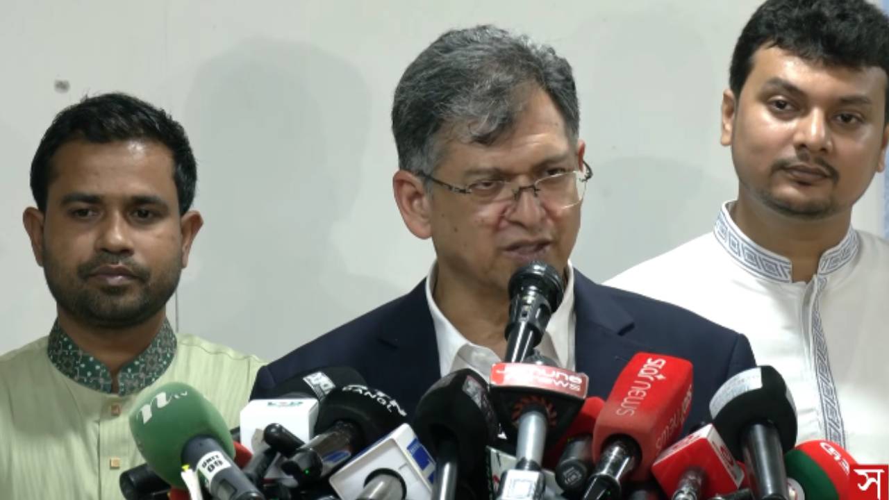 জুলাইয়ের চেতনা নিয়ে ব্যবসা না করার আহ্বান স্বরাষ্ট্রমন্ত্রীর