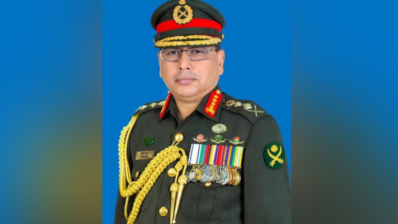 পবিত্র হজ পালনে সৌদি আরব গেলেন সেনাপ্রধান
