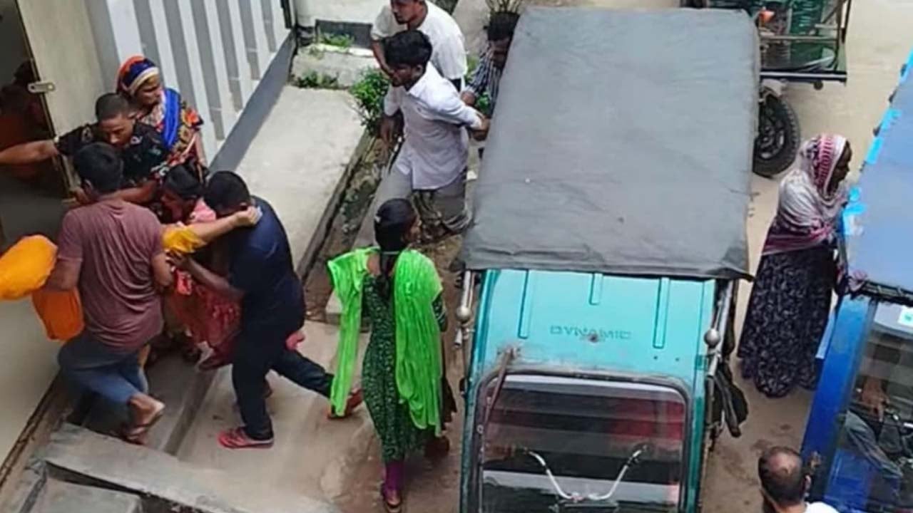 গাজীপুরে পোশাক কারখানায় পানি পানের পর অসুস্থ শতাধিক শ্রমিক